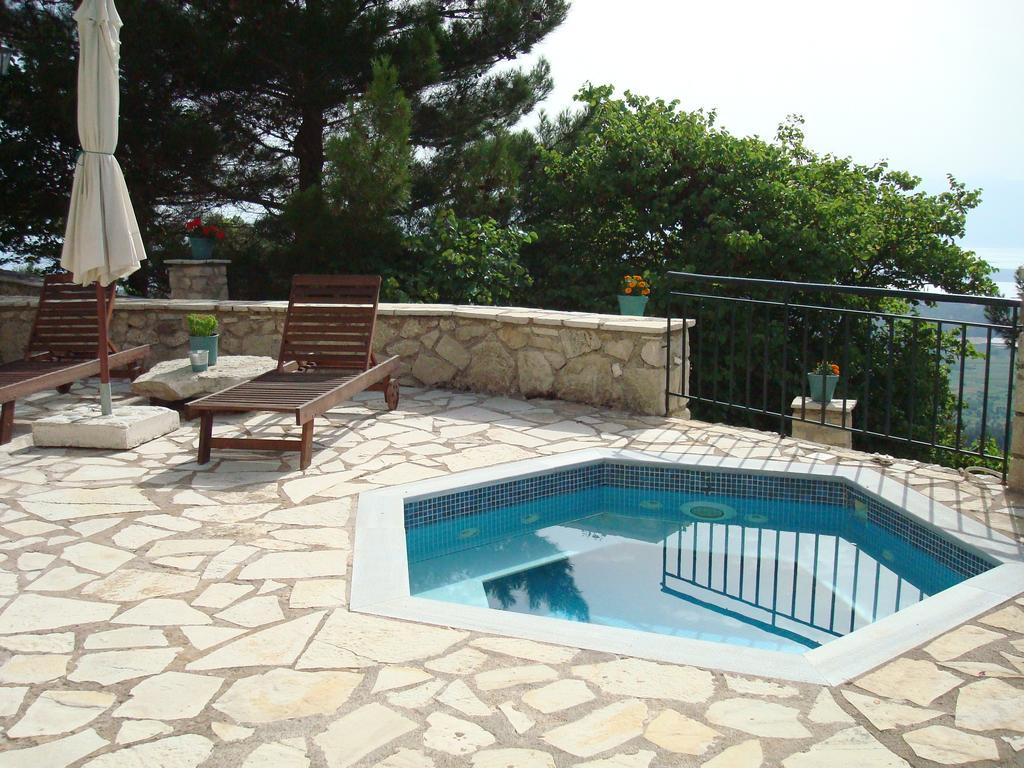 Merlot Village Rental Apartments Kariá Екстериор снимка