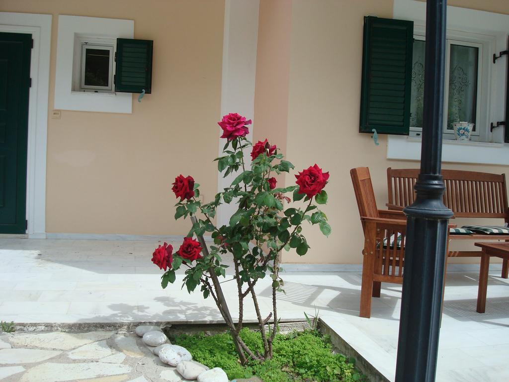 Merlot Village Rental Apartments Kariá Екстериор снимка